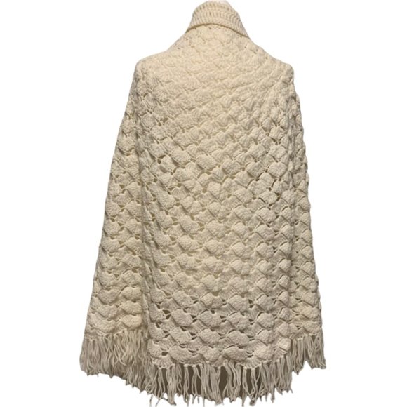 Vintage Hand Crocheted Shell Pattern Cape Shawl Fringe - Picture 2 of 6